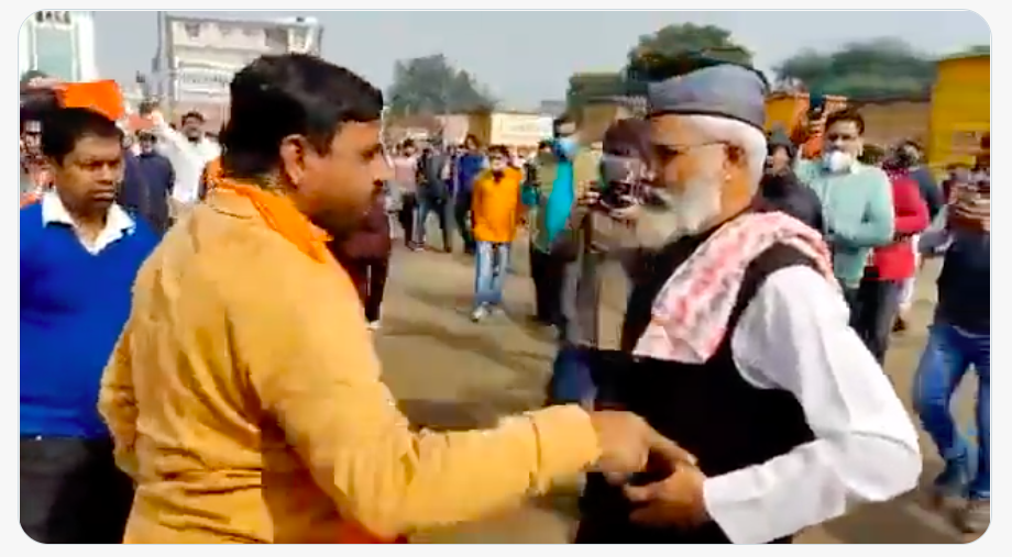Gurgaon: Muslims prayed amid shouts of Hindutva war cries